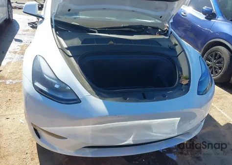 2024 Tesla Model Y Long Range Dual Motor All-Wheel Drive/Rwd from USA, damaged, VIN 7SAYGDED1RA321710